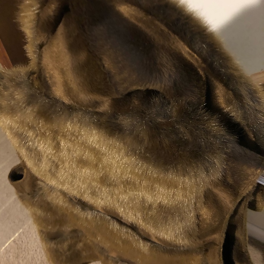 Vest - Picture 3 of 6